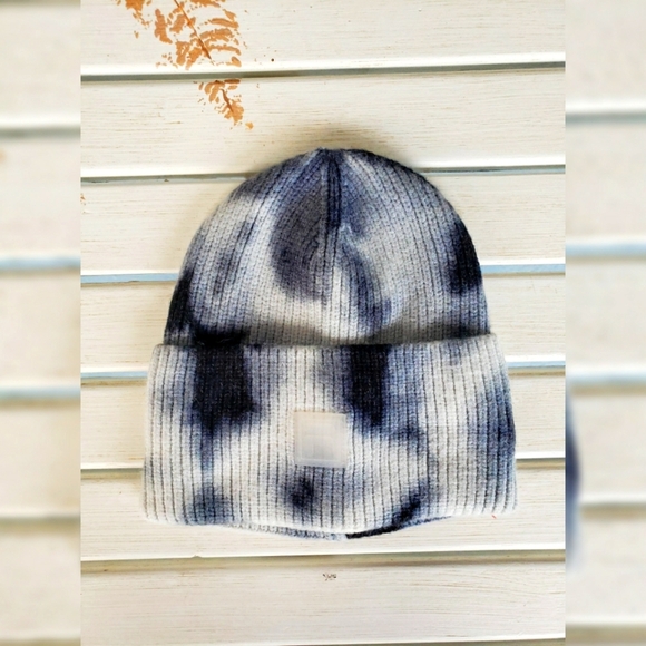 NWOT Fila Blue & White Tie Dye Beanie - Picture 1 of 4